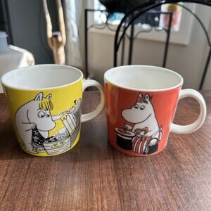2 Arabia Finland Moomin mugs Snorkmaiden mug & Moominmamma and Berries mug